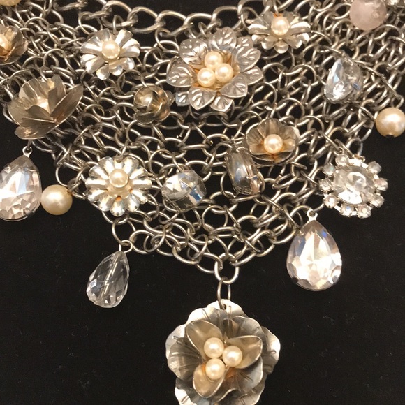 NECKLACE - Picture 2 of 4